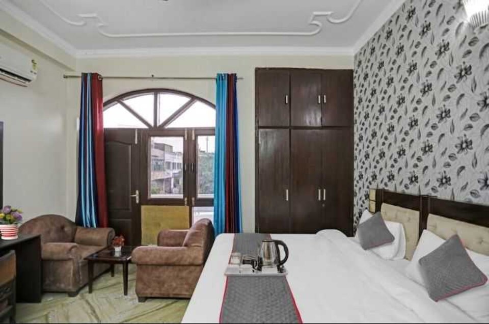 OYO 700632 Noida Grand, Noida City, Noida