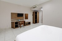 OYO 91696 Kimara Homestay & Resto