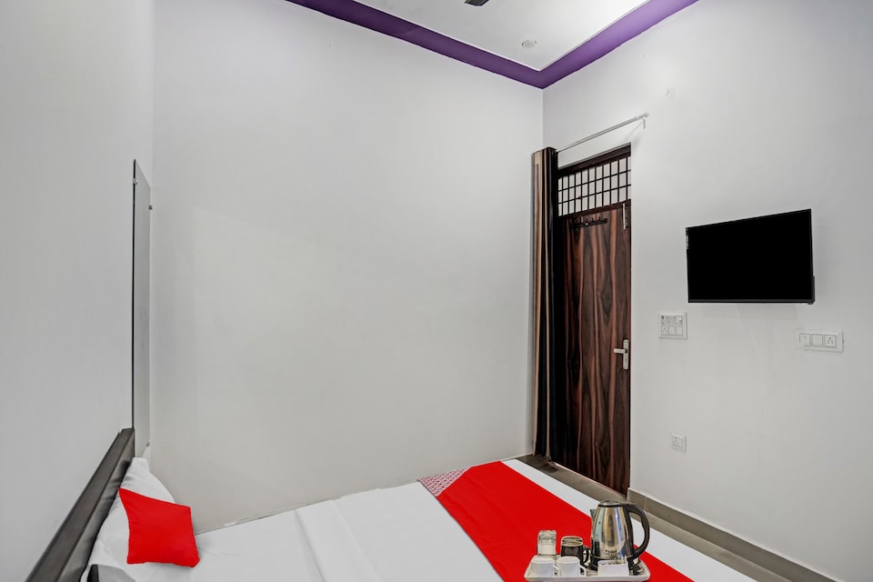 Flagship Hotel Dream Wave, Flagship Ghaziabad, Book ₹449 OYO