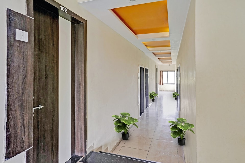 SPOT ON 700702 Hotel Sai Shriyash, Shirdi, Shirdi