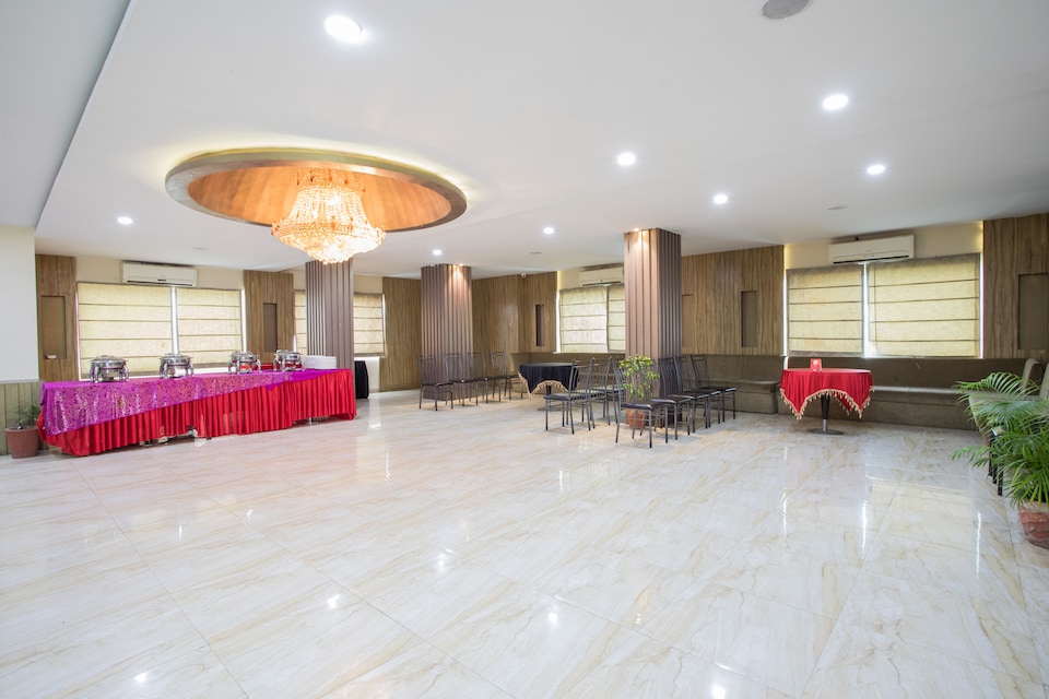 Capital O 1546 The Sensation Hotel, Rajender Nagar, Indore
