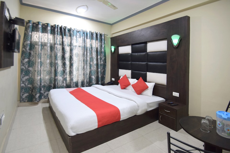 OYO 12202 Hotel Samar, Munawarabad, Srinagar