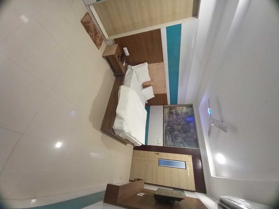 POP Hotel Radhe, Alkapuri Vadodara, Vadodara