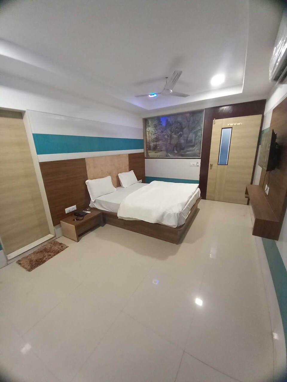 POP Hotel Radhe, Alkapuri Vadodara, Vadodara