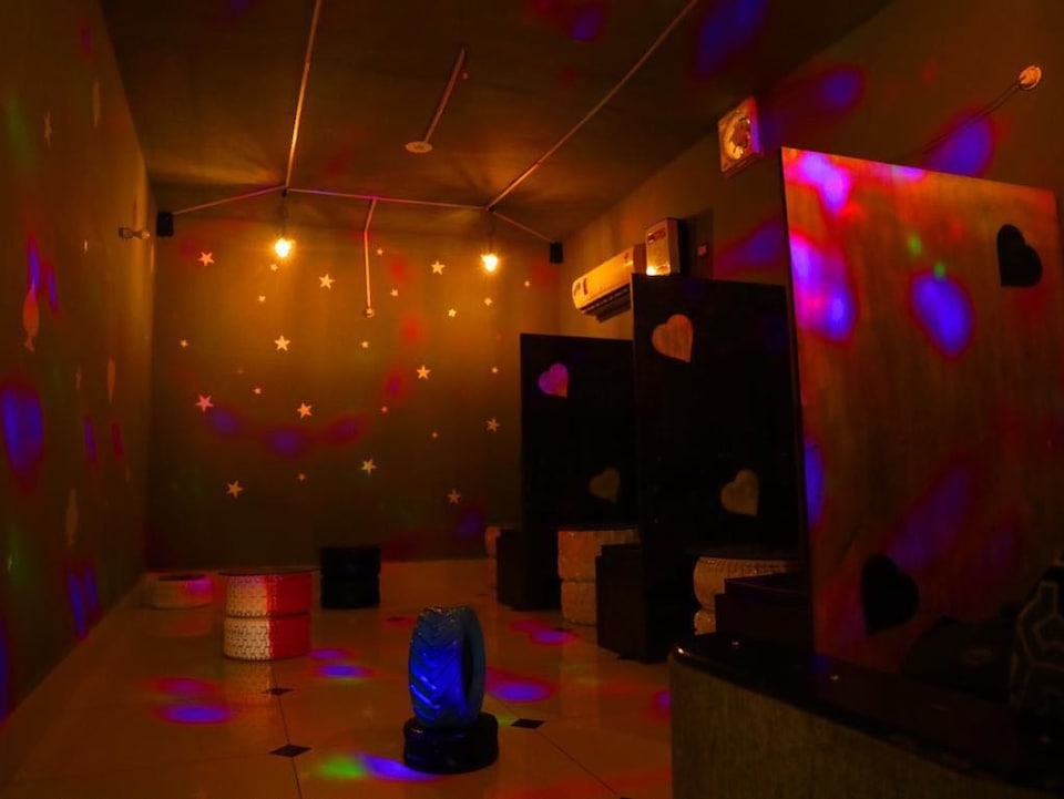 OYO Hotel Blue Star Cafe & Restaurant, Ellenabad Major Distributary, Ellenabad Major Distributary