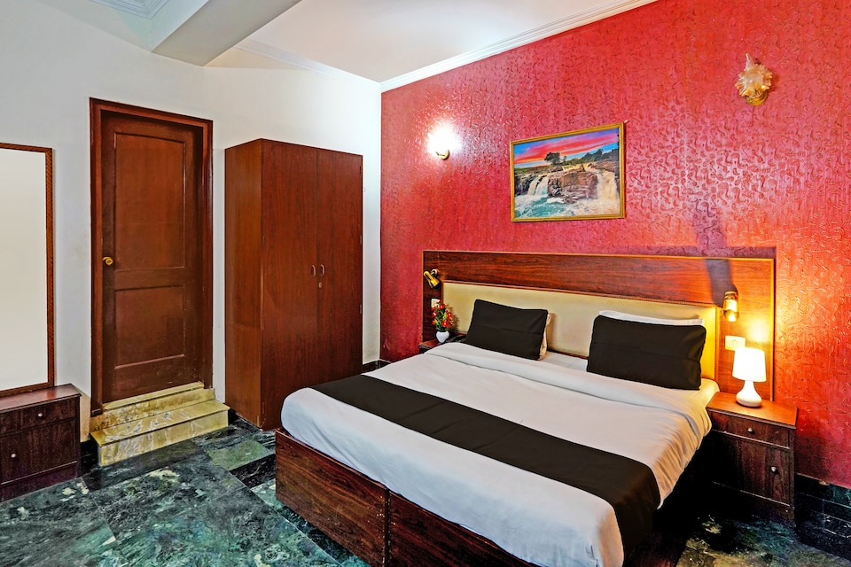Hotel O by OYO Primero Near Aravali Biodiversity Park, Golf Course Road, Gurgaon