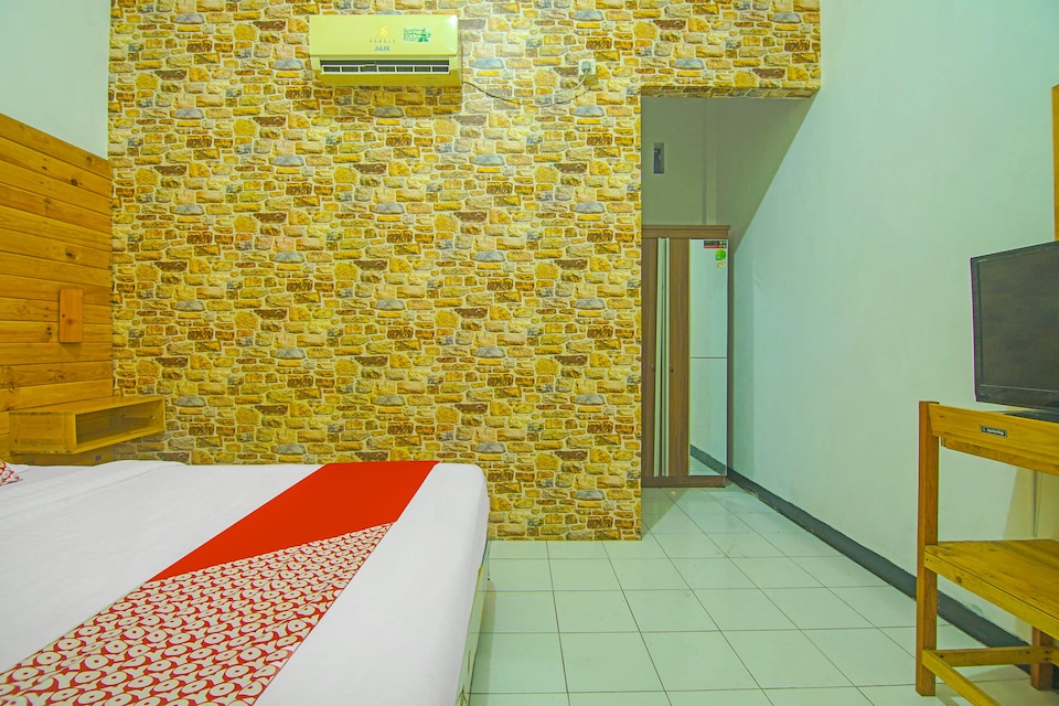 Hotel O near Hermina Hospital formerly De' Mande Homestay, Padang, Padang