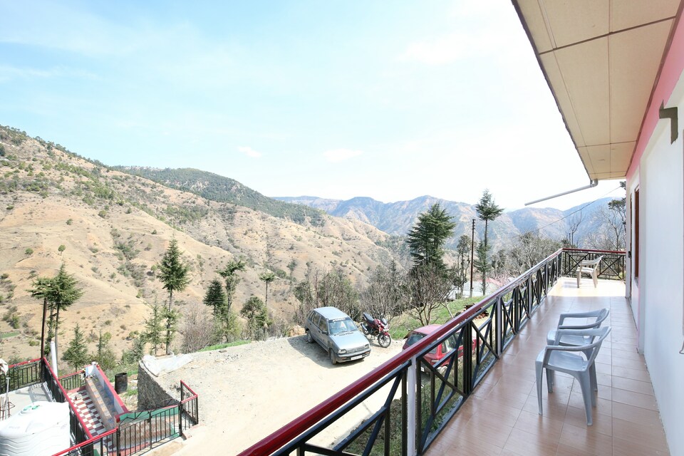 OYO Home 12215 Exotic Valley View 1RK, Chail, Chail
