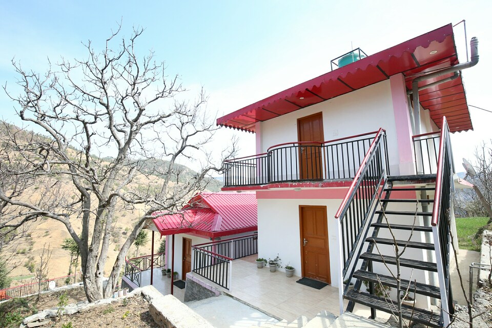 OYO Home 12215 Exotic Valley View 1RK, Chail, Chail