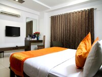 OYO Hotel Hill View Near Shilparamam