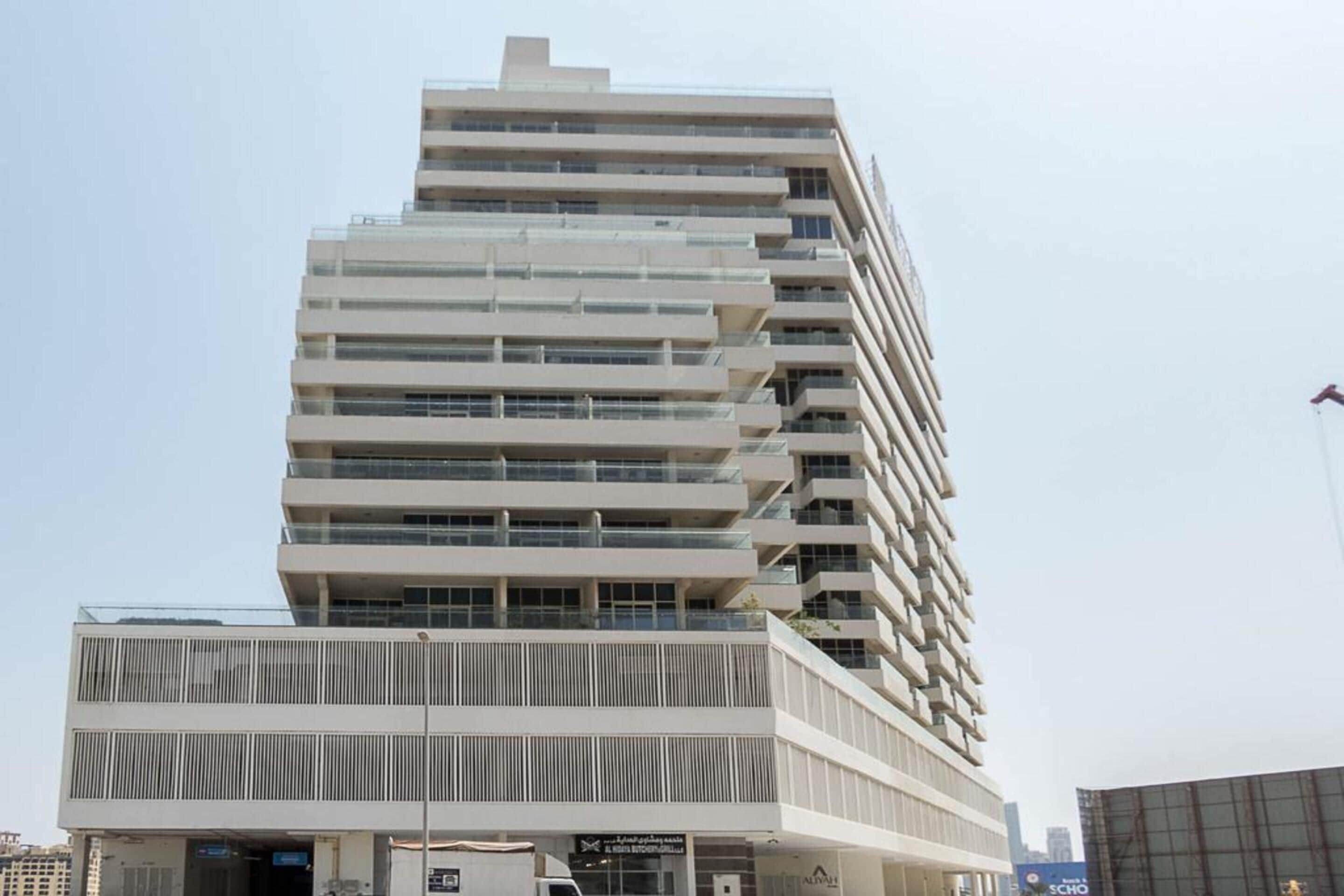 OYO 969 Home Azizi Aliyah, Al jadaaf -2bhk, Jabal Ali