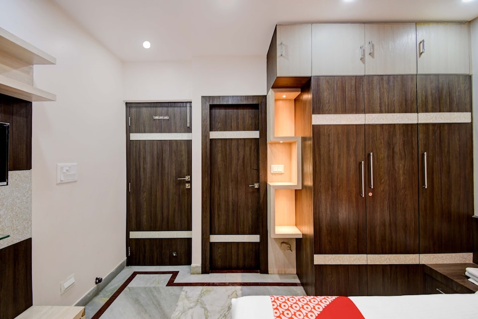 Flagship Scholars Motel (guest House) Near St. Thomas's Church, Esplanade Kolkata, Kolkata