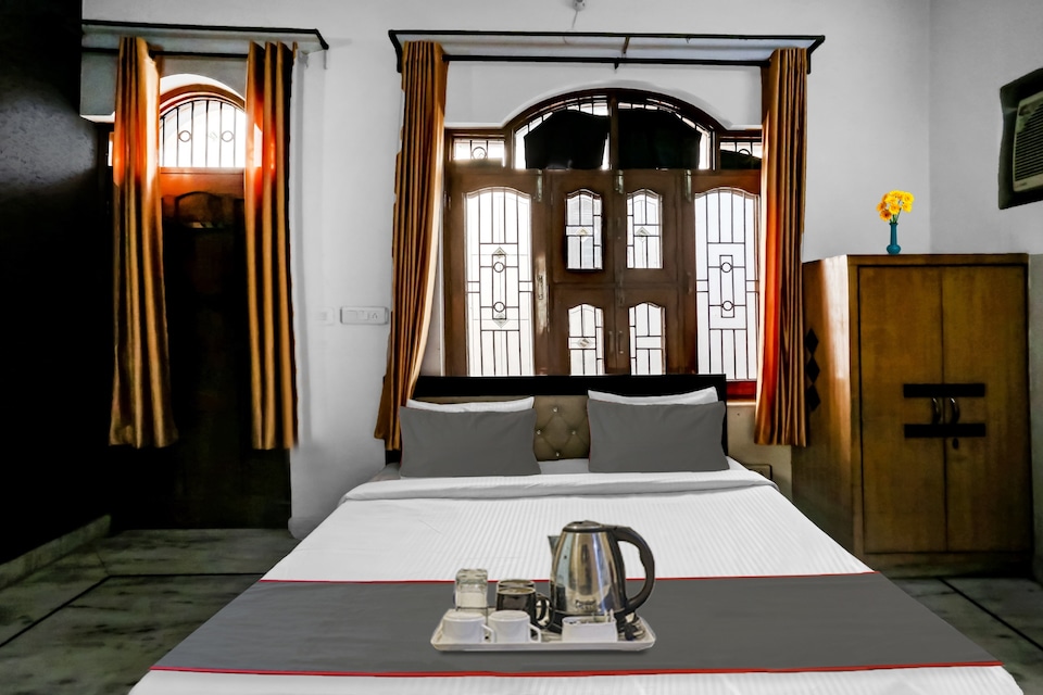 OYO Ashiyana Hotel, Faridabad, Faridabad