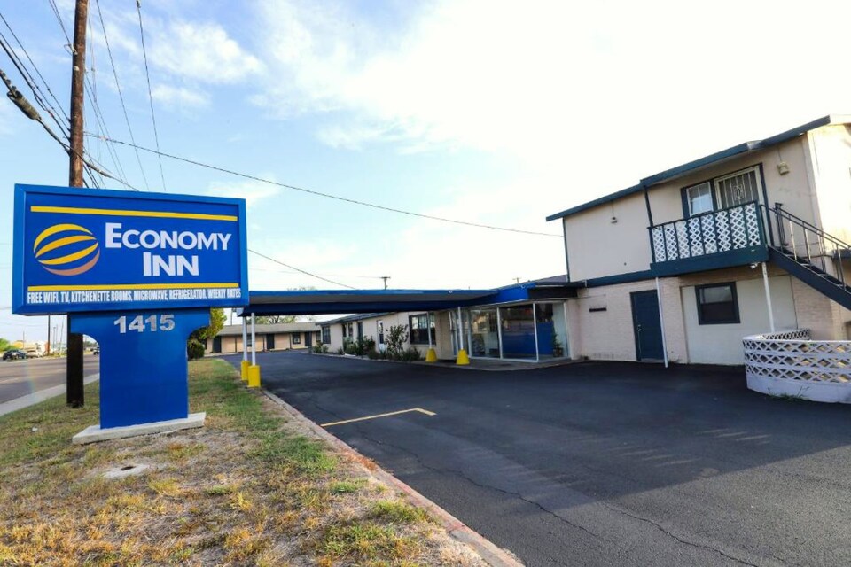 Economy Inn Kingsville By OYO,  Kingsville, TX, Kingsville