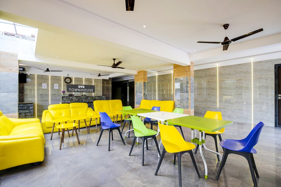 OYO Townhouse 701084 Hotel Raspberry Breeze, Devka Beach Daman, Daman