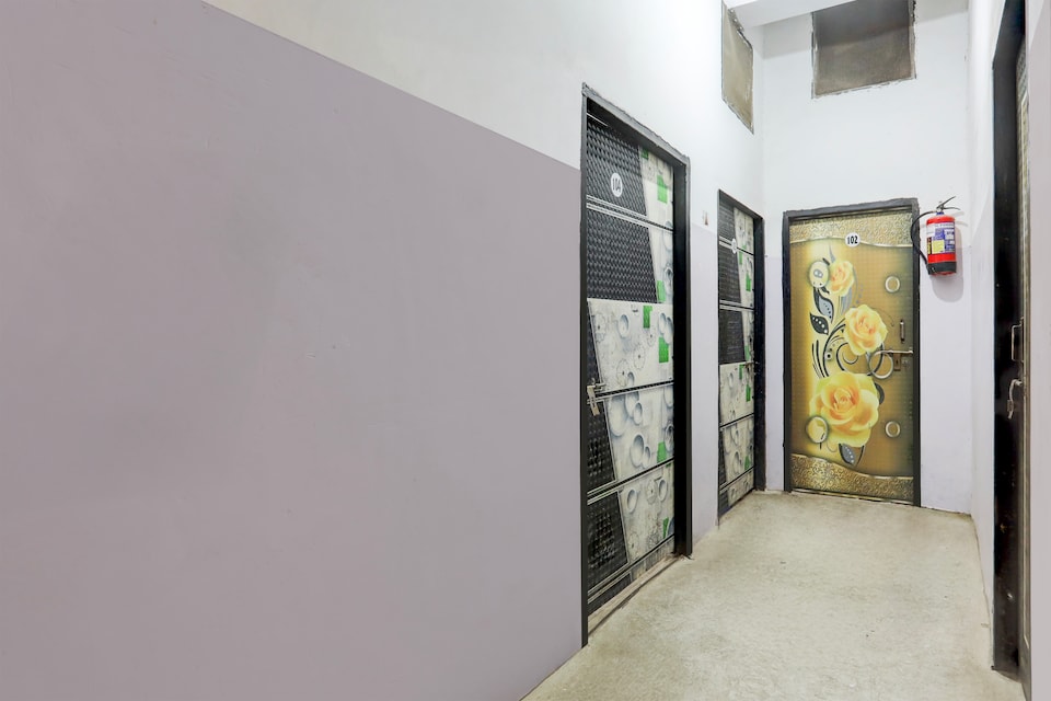 Hotel O UP86 HOTEL, Hathras, Hathras