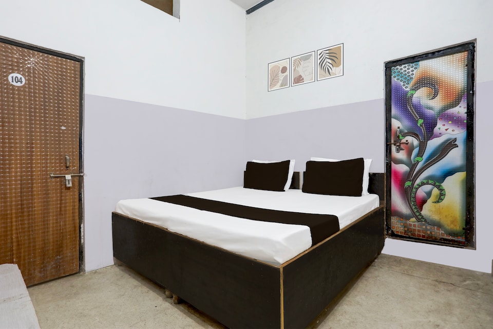 Hotel O UP86 HOTEL, Hathras, Hathras