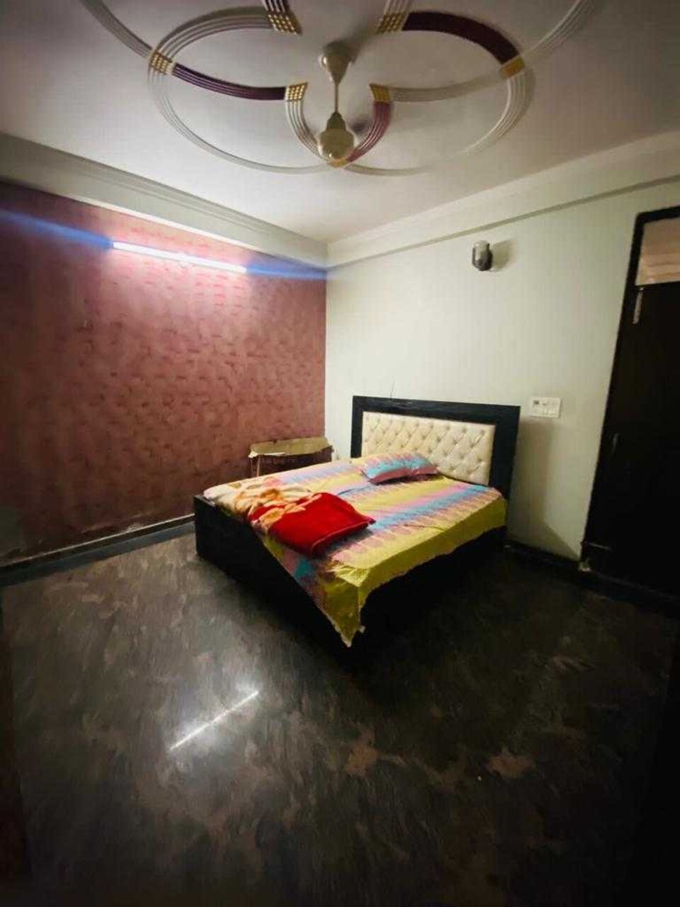 OYO 701119 GZB579 Hotel S R Residency, Vaishali Kaushambi Metro, Ghaziabad