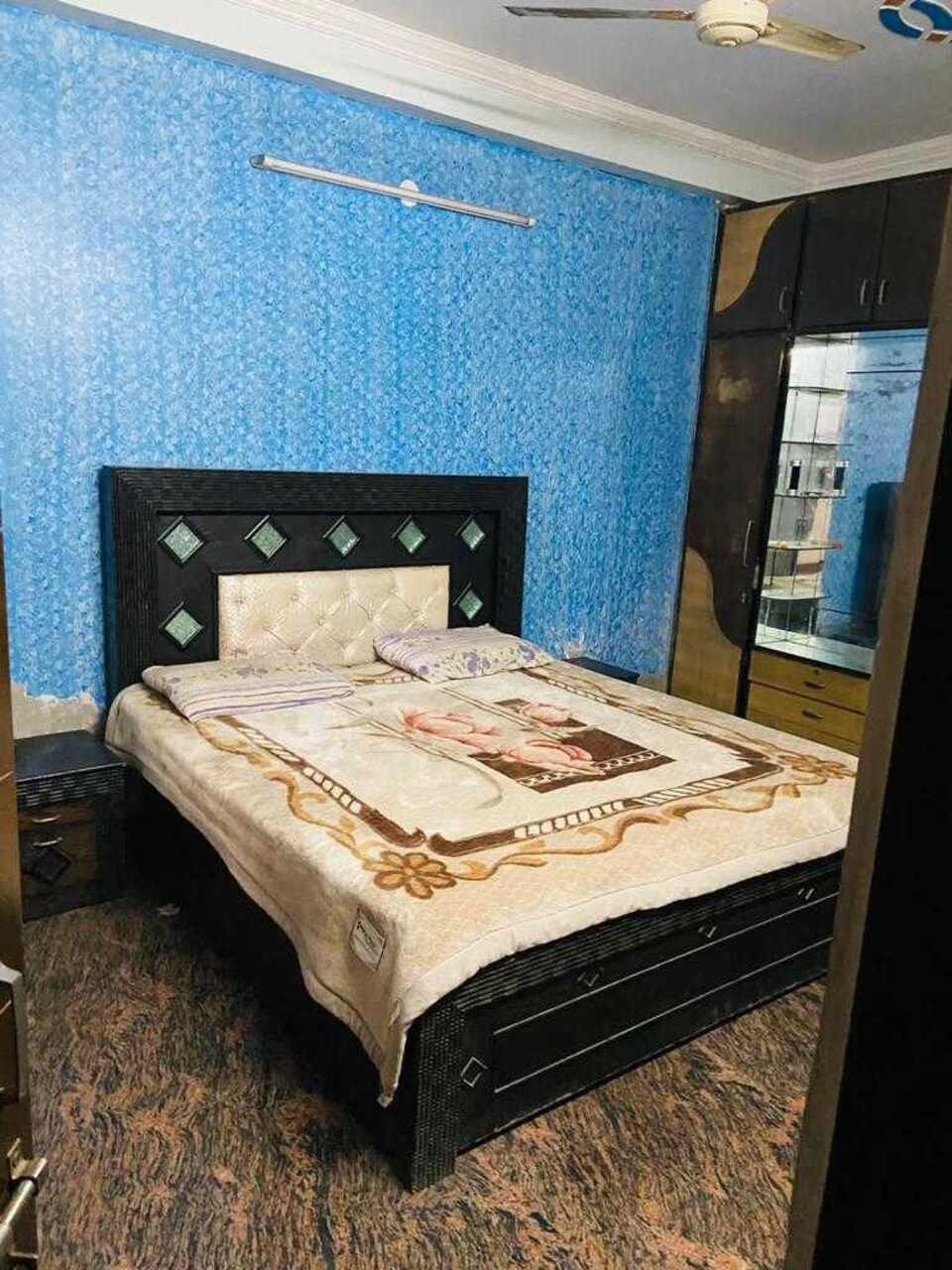 OYO 701119 GZB579 Hotel S R Residency, Vaishali Kaushambi Metro, Ghaziabad