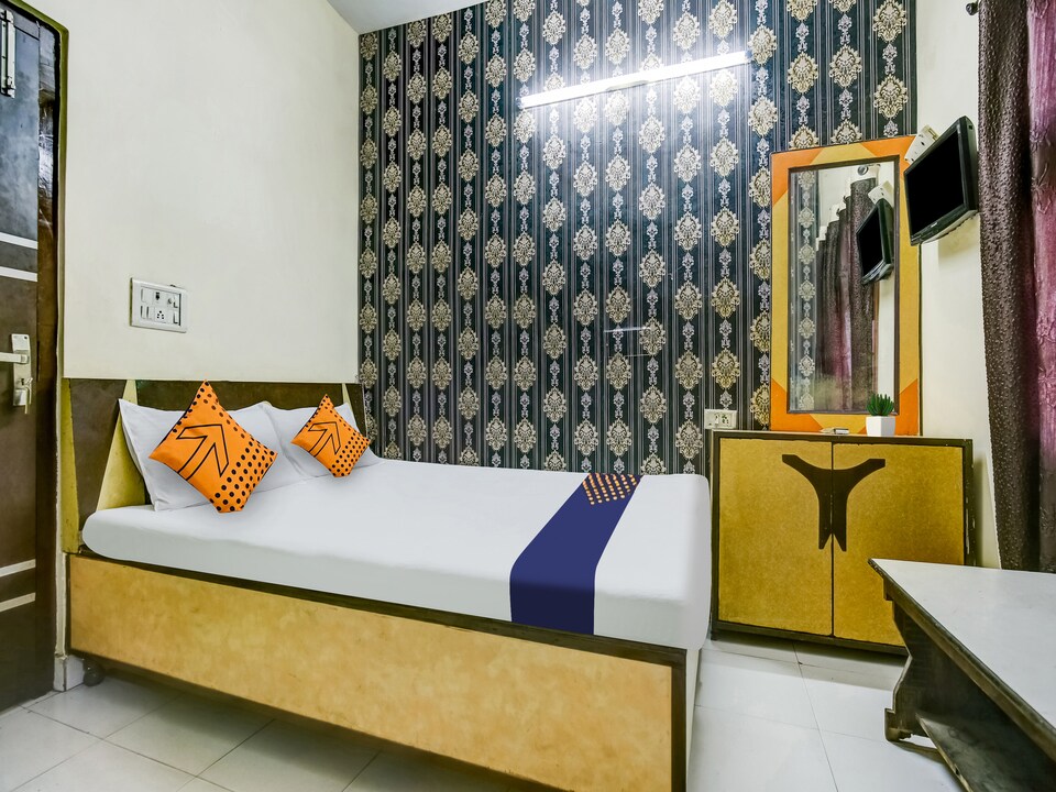 SPOT ON 701136 Hotel Crystal, Ludhiana Railway Station, Ludhiana