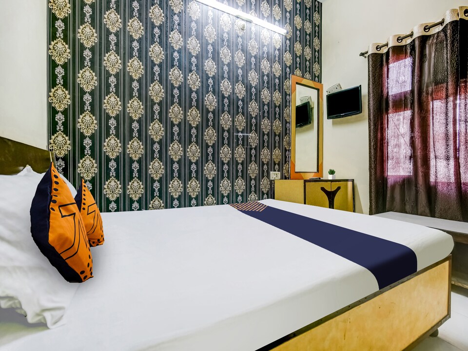SPOT ON 701136 Hotel Crystal, Ludhiana Railway Station, Ludhiana