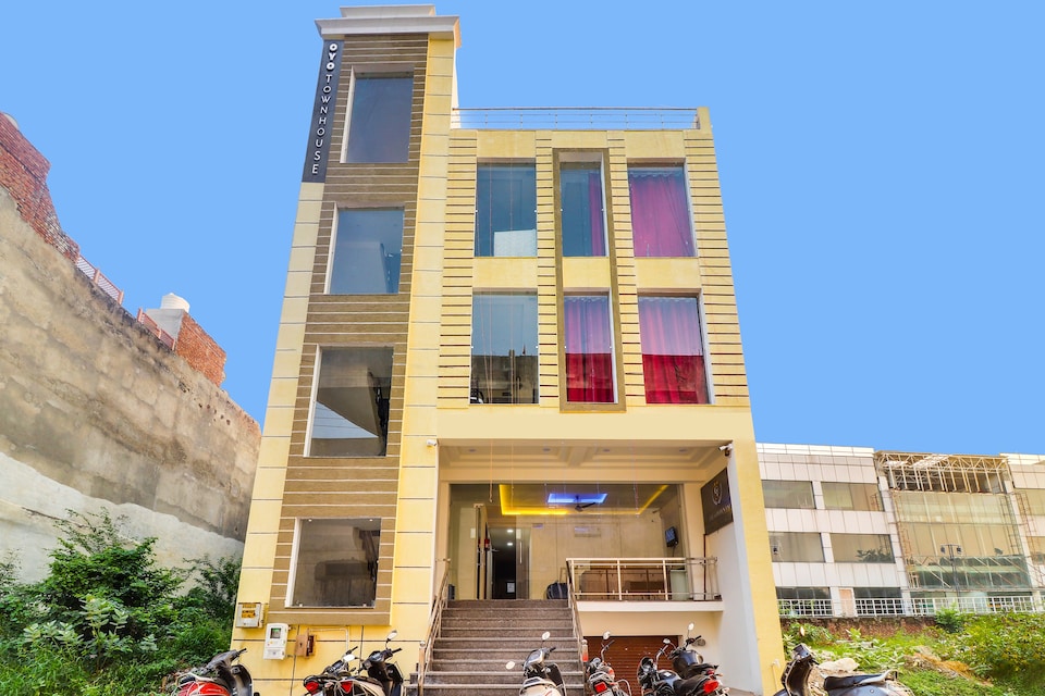 Hotel O Golden Grand, Taj East Gate Road Agra, Agra