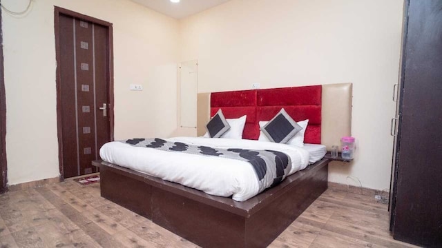POP Hotel Lajwanti Dlx Near Pacific Mall Tagore Garden