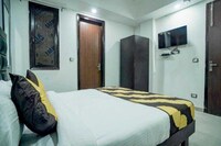 POP Hotel Lajwanti Dlx Near Pacific Mall Tagore Garden