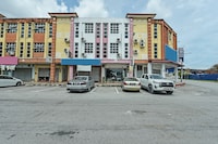 Hotel O M Three Hotel