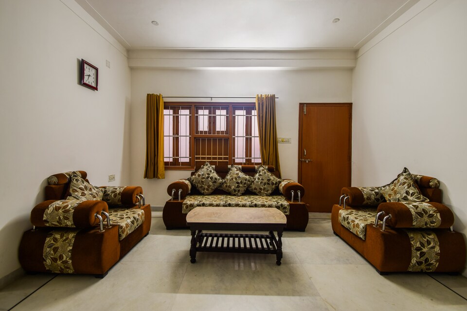 OYO Home 12240 Spacious 4BHK, Udaipur North, Udaipur