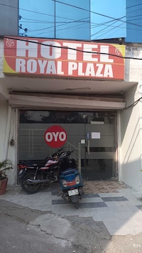 Hotel O Noida Park Near Iskcon Temple Noida