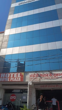 Hotel O Noida Park Near Iskcon Temple Noida
