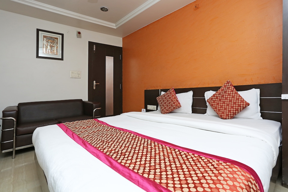 OYO 1552 Hotel Midland, MP Nagar Bhopal, Bhopal