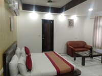 Hotel O Royal View Near Iskcon Temple Noida