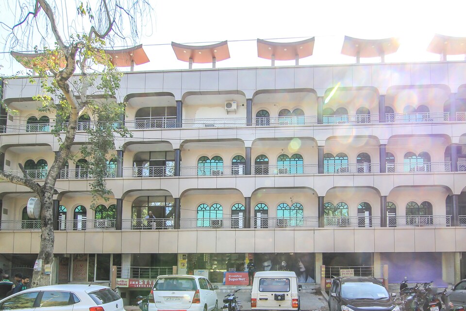 Capital O 12244 Hotel Jk Palace, Civil Lines Allahabad, Prayagraj