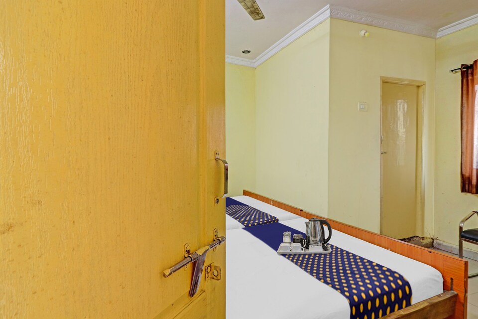 SPOT ON Hotel Kings Palace Near Snow World, Secunderabad, Hyderabad