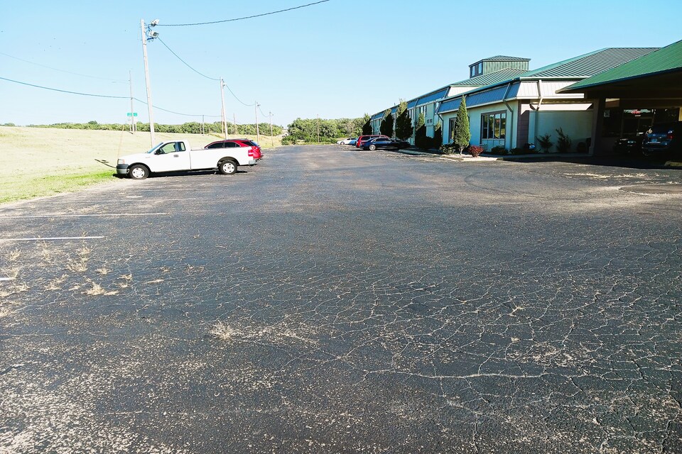 OYO Hotel Junction City, KS I-70 Near Fort Riley,  Junction TX, Junction City