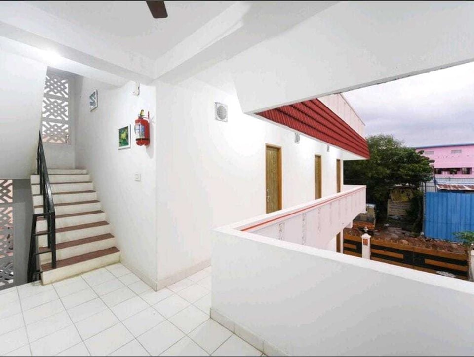 Hotel O SHAPPY INN KOYAMBEDU, Koyambedu Chennai, Chennai