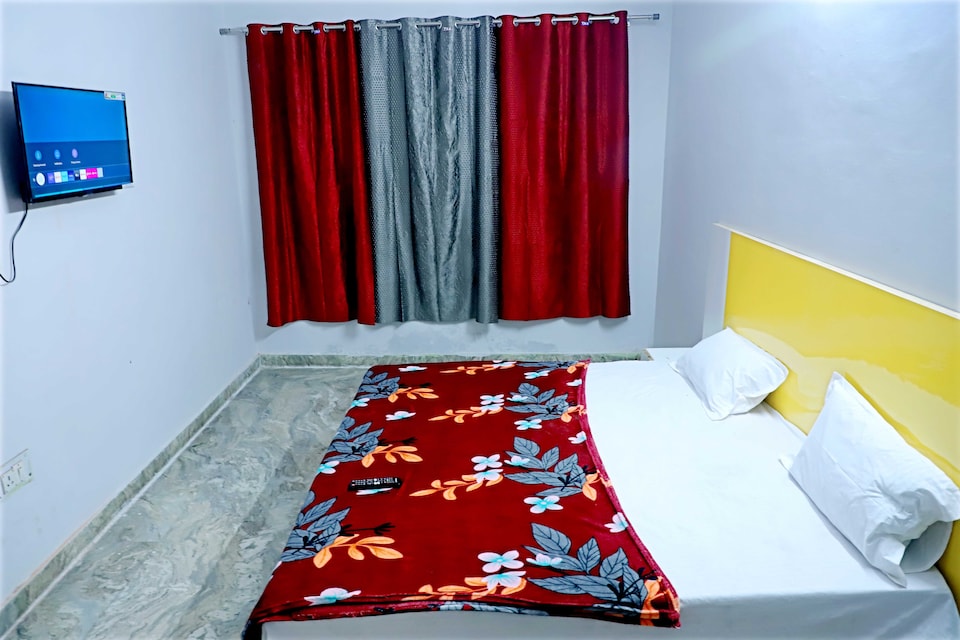 OYO Hotel Galaxy, Ghaziabad City, Ghaziabad