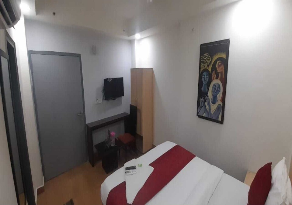 Collection O Hotel Premium Kiyan, Rajouri Garden Delhi, Delhi