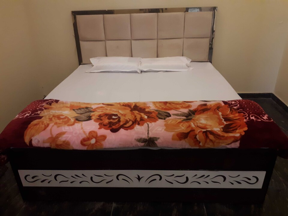 OYO Crush Hotel, Aligarh, Aligarh