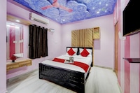 OYO Flagship Queens Palace