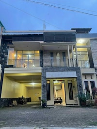 EXPRESS O 91800 Home Stay Chantika