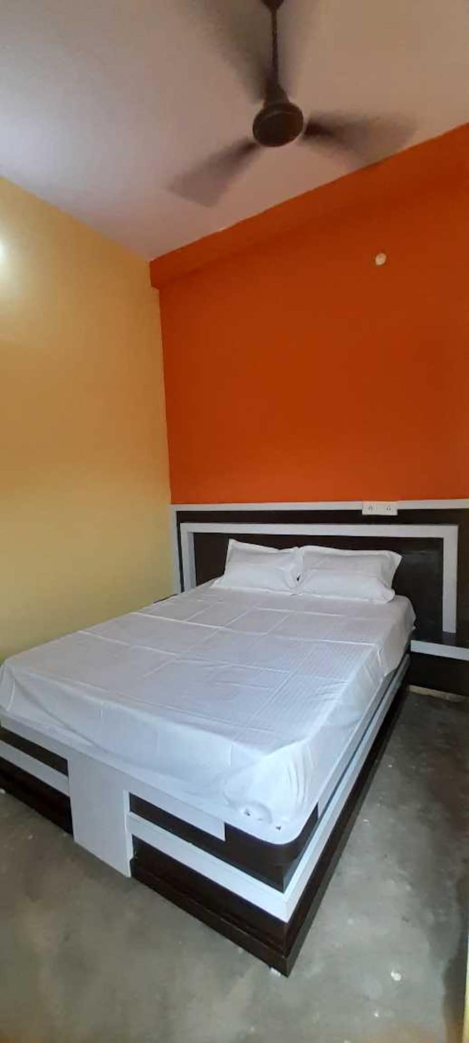 OYO Dada Ji Hotel, Cantonment, Varanasi