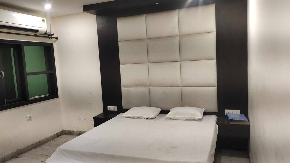 OYO Slim Inn (kitchen & Restaurant), Airport Delhi, Delhi Transit
