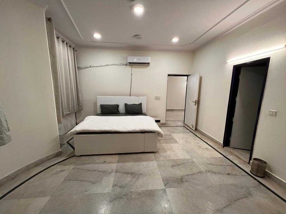 OYO Slim Inn (kitchen & Restaurant), Airport Delhi, Delhi Transit