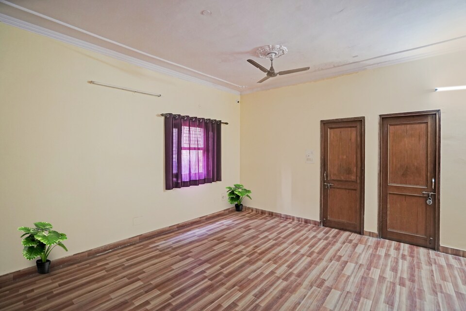 OYO Flagship Hotel Orchid Inn, Vaishali Kaushambi Metro, Ghaziabad