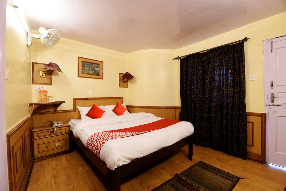 OYO 12268 Samrat, The Mall Road-Shimla, Shimla