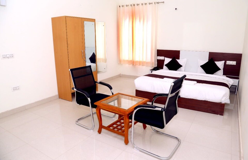 OYO Star Key Near INOX Gurgaon Dreamz, Old Gurgaon, Gurgaon