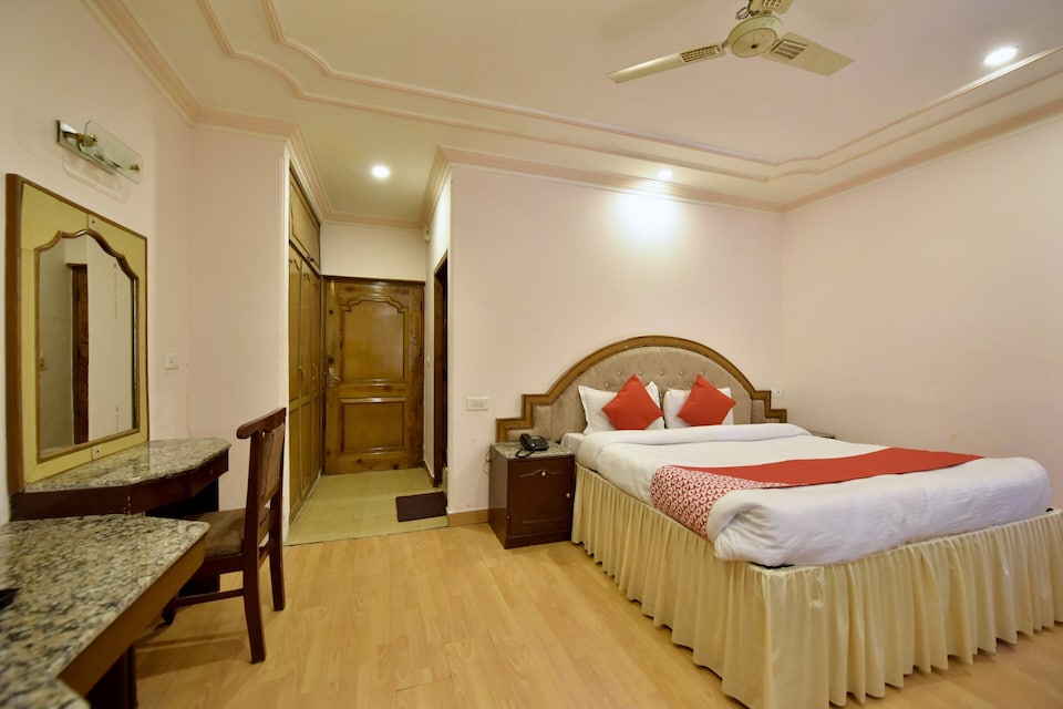OYO 12274 रॉयल पैलेस, McLeod Ganj, मक्लिओड़-गंज